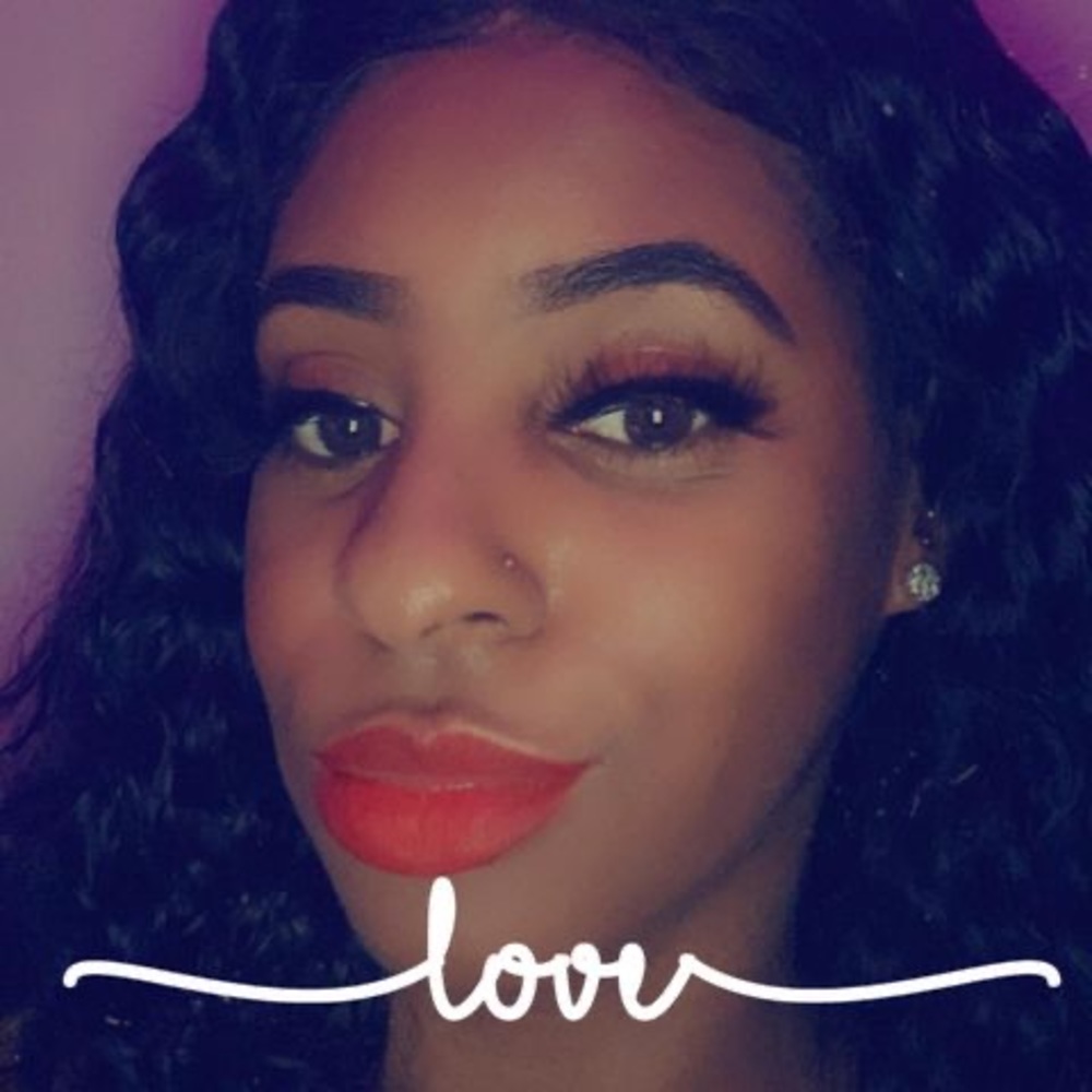 Meet your Posher, Liza